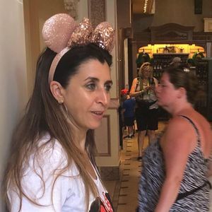 Meet your Posher, Roni